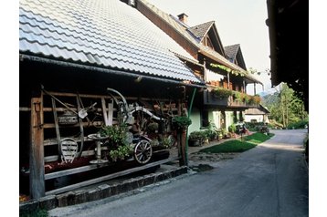 Słowenia Privát Studor, Zewnątrz